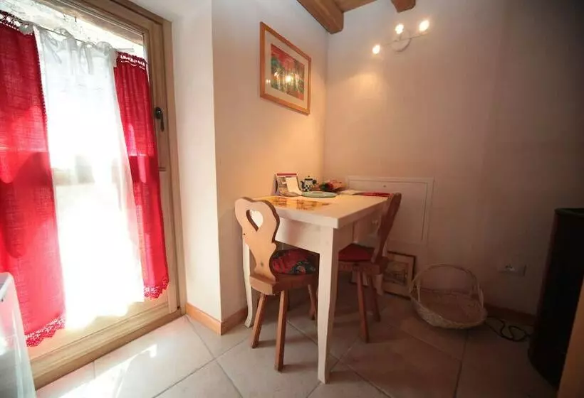 簡易ホテル Albergo Diffuso Valcellina E Val Vajont In Casso