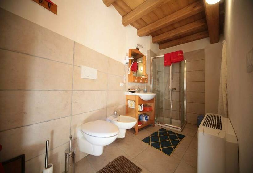 Pansiyon Albergo Diffuso Valcellina E Val Vajont In Casso