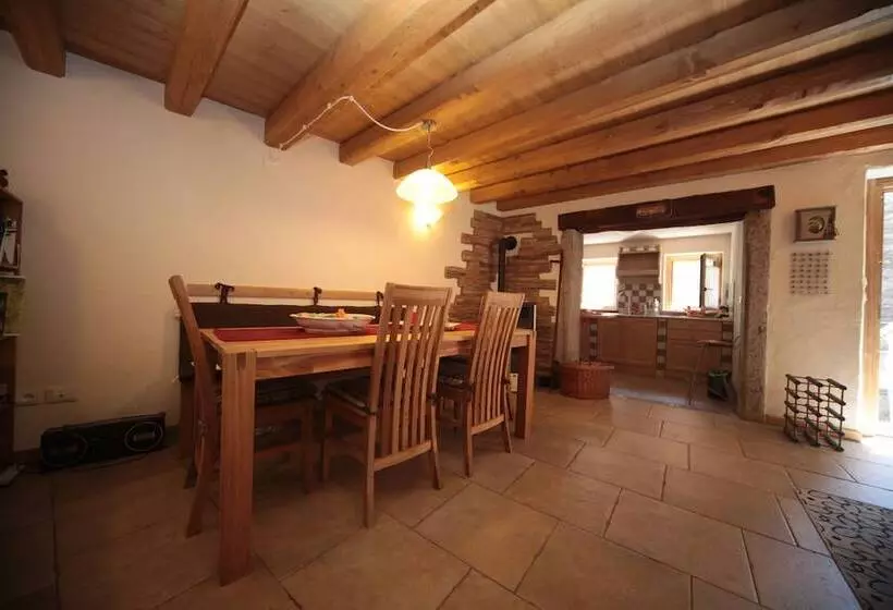 簡易ホテル Albergo Diffuso Valcellina E Val Vajont In Casso
