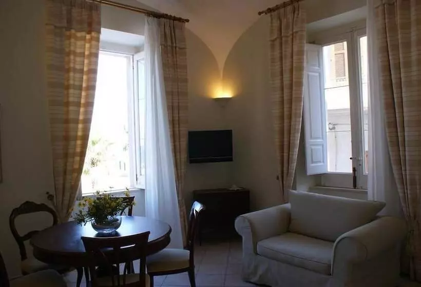 مسافرخانه Palazzetto Florio