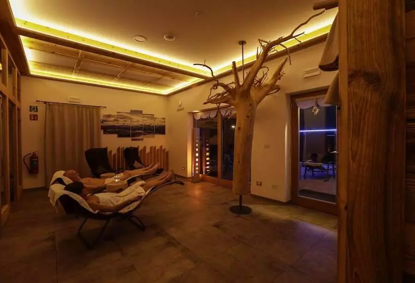 هتل Albergo Aurora