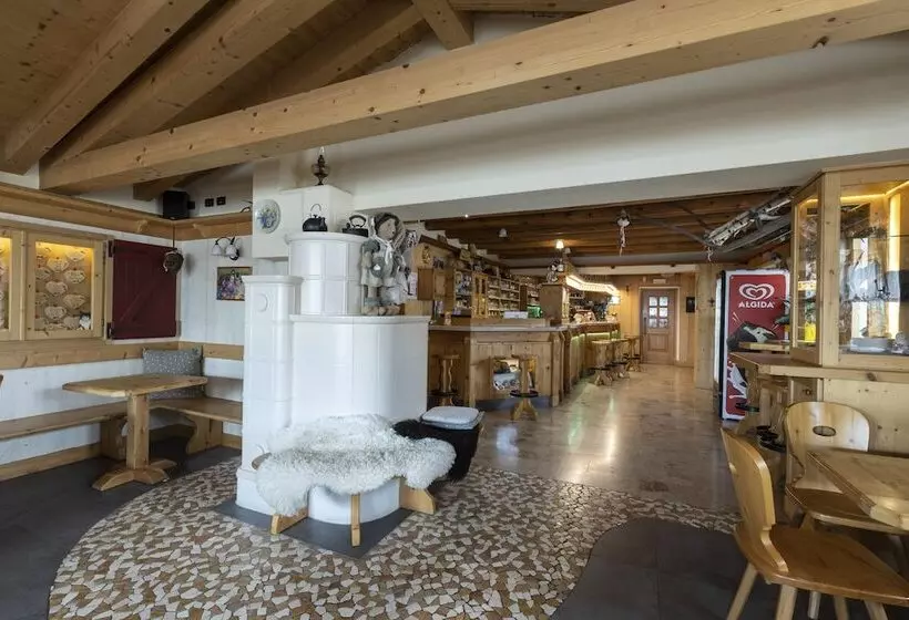 هتل Albergo Aurora