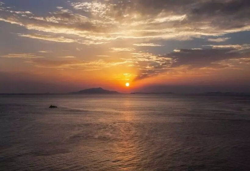 Aamiaismajoitus (B&B) Sunset Rooms