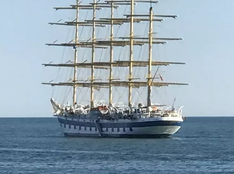 مسافرخانه Villa Shelley Boutique