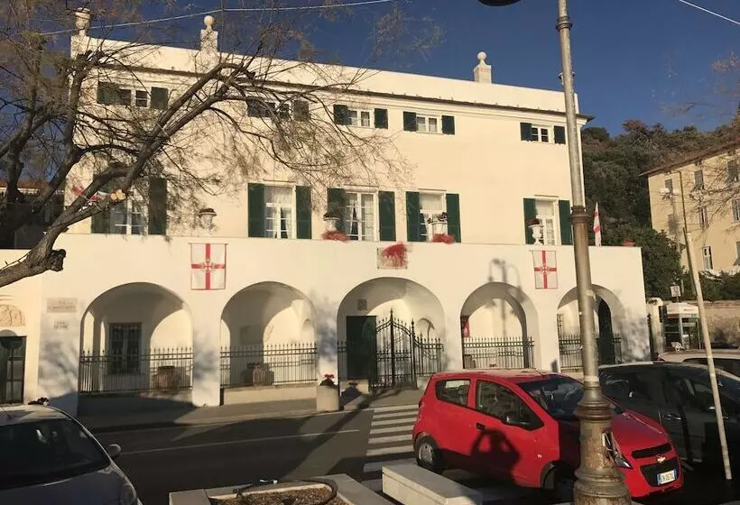 مسافرخانه Villa Shelley Boutique