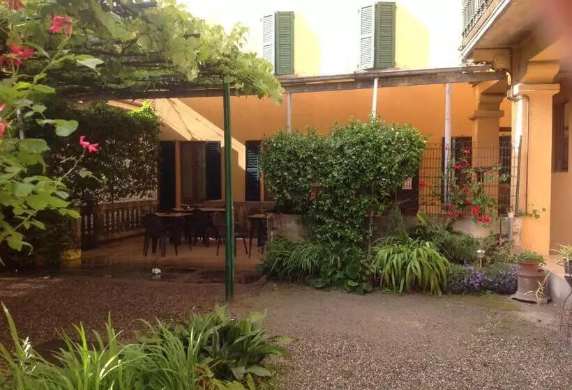 Hotelli Albergo Giardinetto