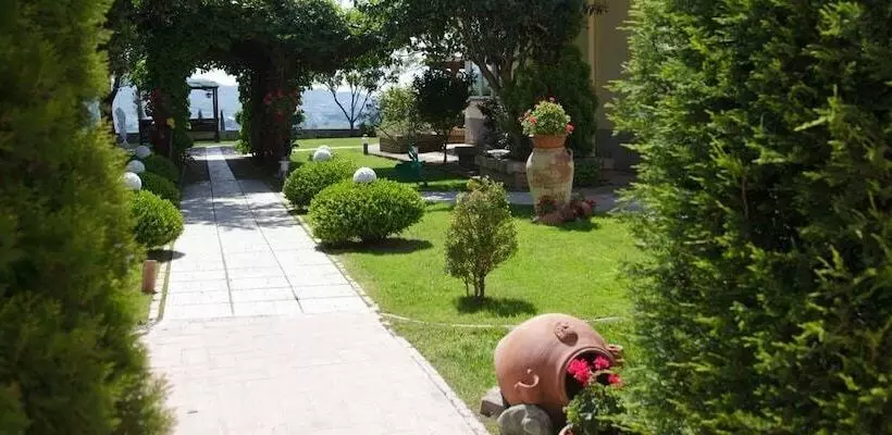田舎風ホテル Agriturismo Borgo Santa Rosa