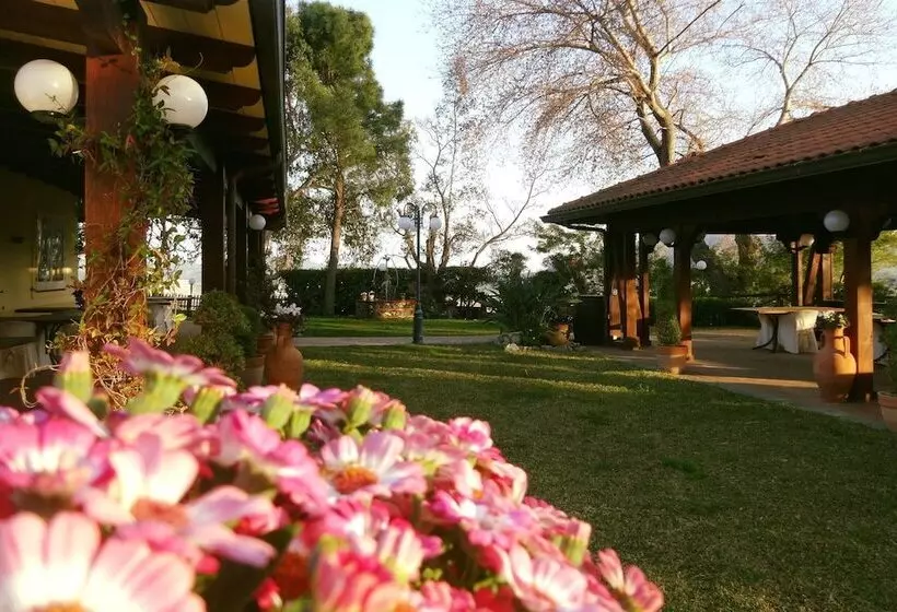 田舎風ホテル Agriturismo Borgo Santa Rosa