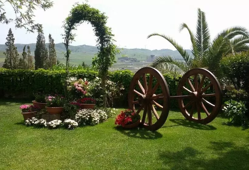 田舎風ホテル Agriturismo Borgo Santa Rosa
