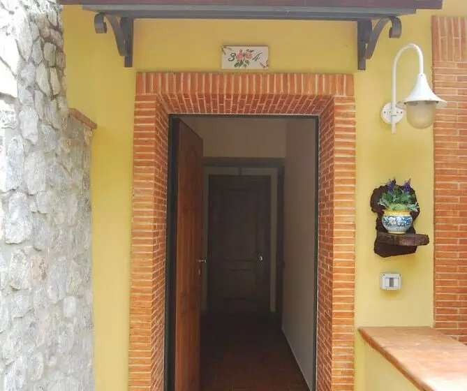 田舎風ホテル Agriturismo Borgo Santa Rosa