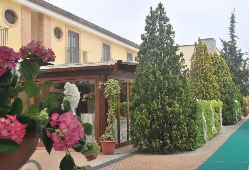 田舎風ホテル Agriturismo Borgo Santa Rosa