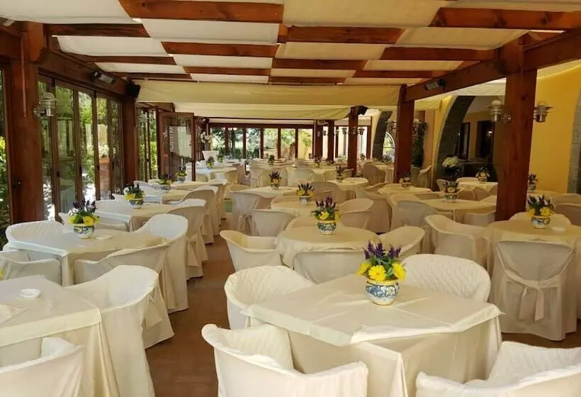 田舎風ホテル Agriturismo Borgo Santa Rosa