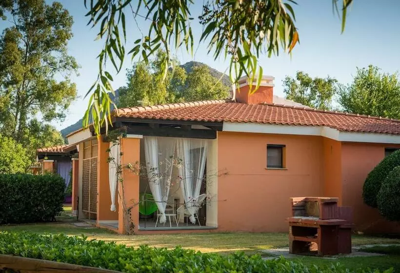 Hotelli Tiliguerta Glamping & Camping Village