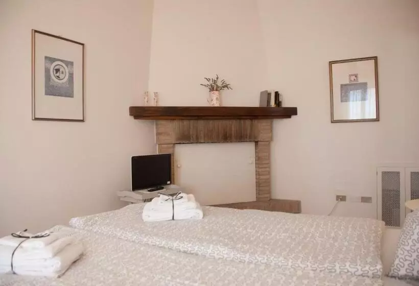 تختخواب و صبحانه Calmancino Delle Selve