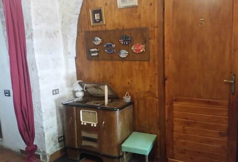 تختخواب و صبحانه Eden Park