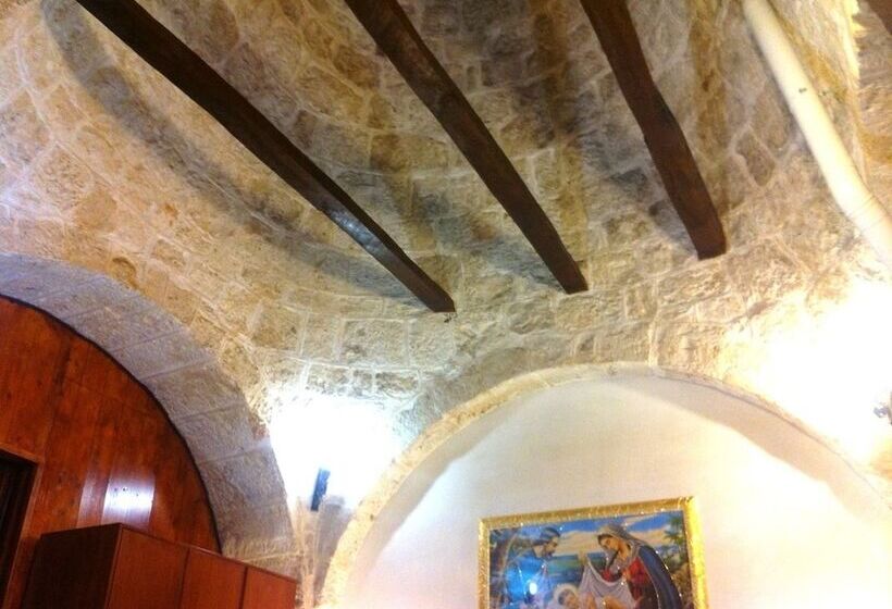 تختخواب و صبحانه Eden Park