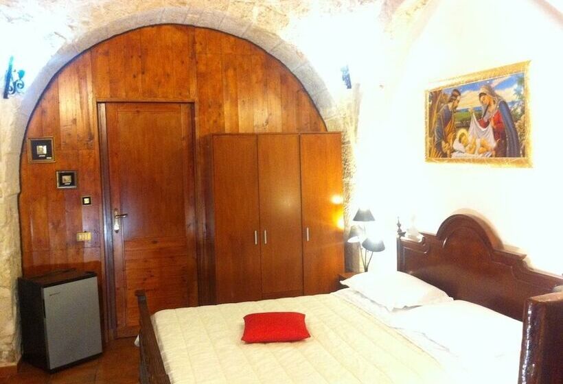 تختخواب و صبحانه Eden Park