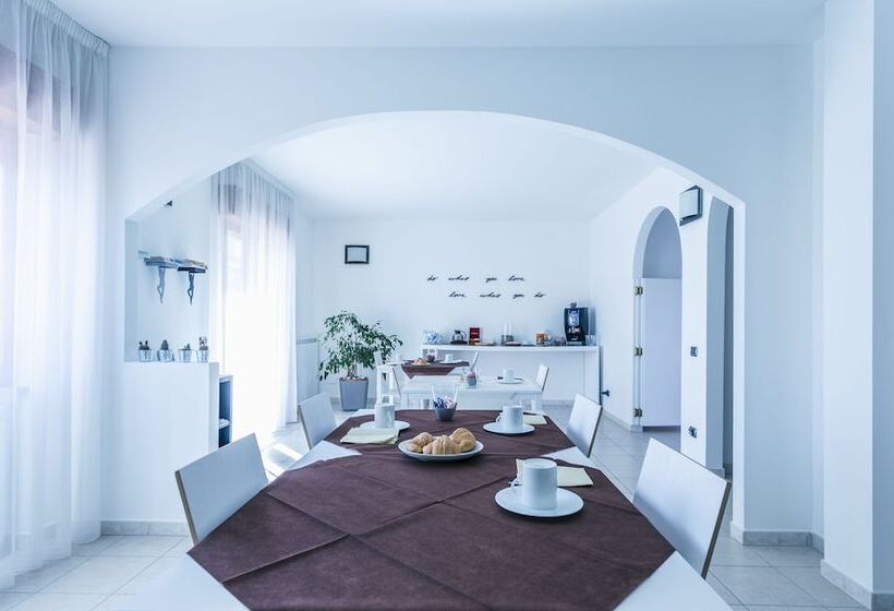 ベッドアンドブレックファースト La Postale