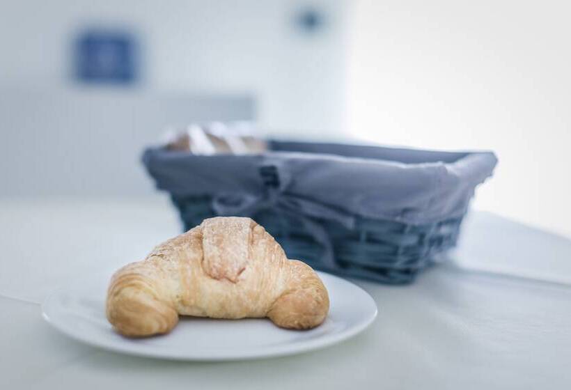 ベッドアンドブレックファースト La Postale