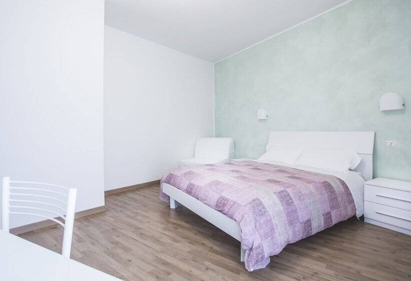 ベッドアンドブレックファースト La Postale