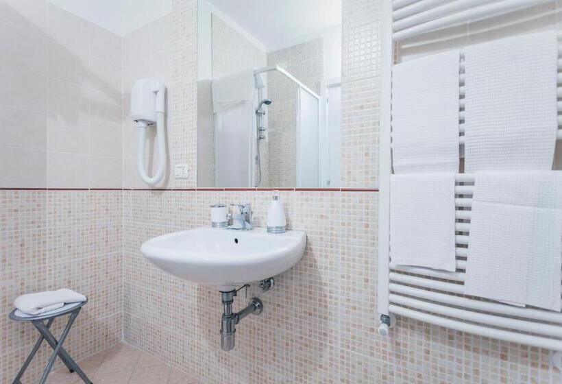 ベッドアンドブレックファースト La Postale