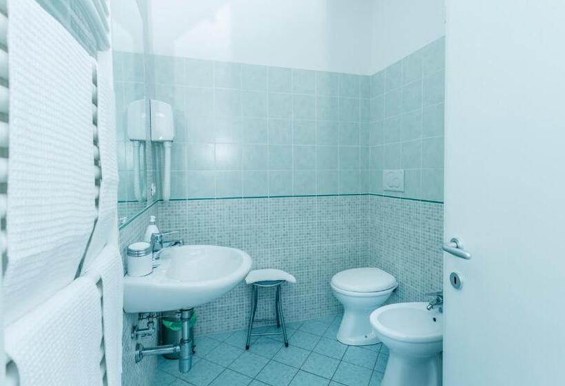 ベッドアンドブレックファースト La Postale