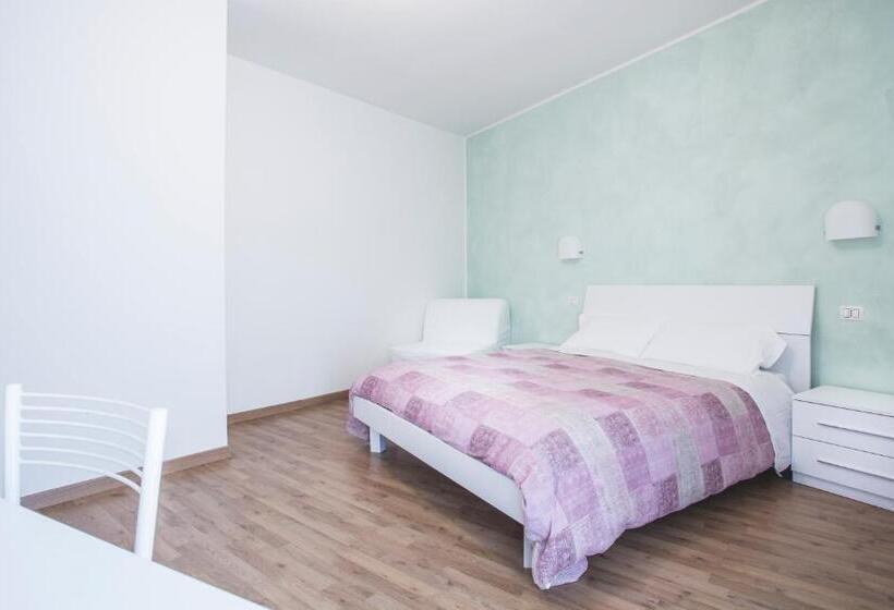 ベッドアンドブレックファースト La Postale