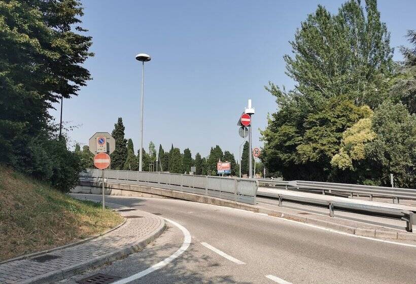 تختخواب و صبحانه Venice Port House