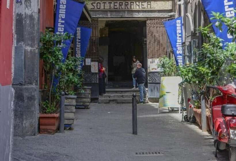 تختخواب و صبحانه Bien Bì