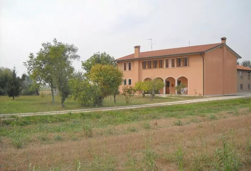 Maaseutuhotelli Agriturismo Campi Di Grano
