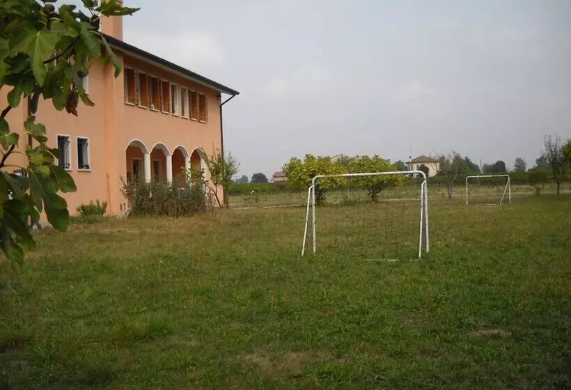 Maaseutuhotelli Agriturismo Campi Di Grano