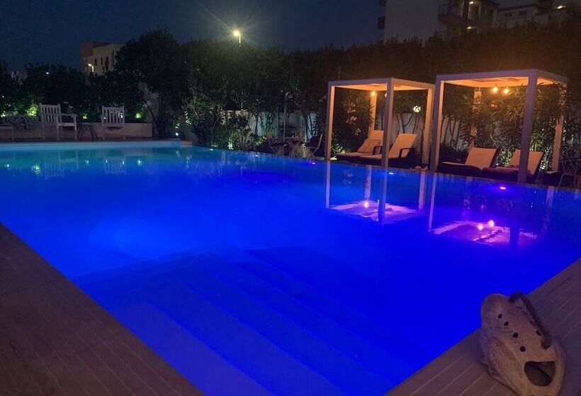 مبيت وإفطار White House Luxury Hospitality