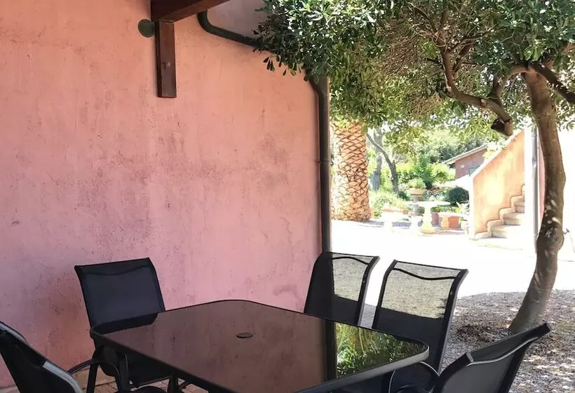 Maaseutuhotelli Tenuta De Fanti Agriturismo