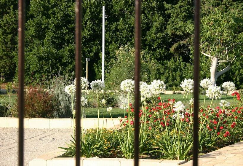 בית מלון כפרי Tenuta Vigna Corallo