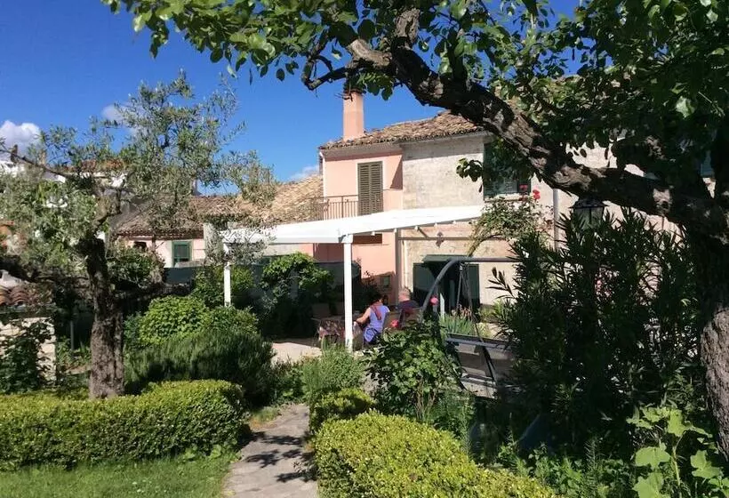 Majatalo Art & Breakfast