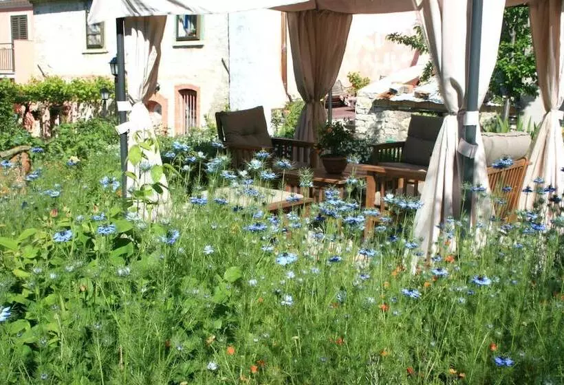 Majatalo Art & Breakfast