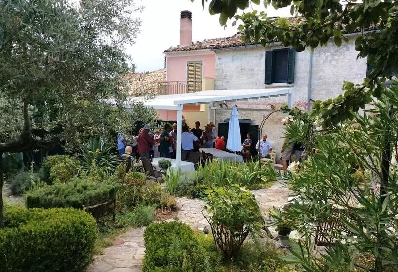 Majatalo Art & Breakfast