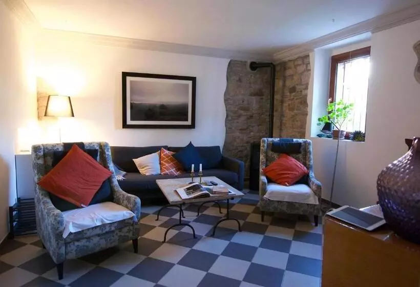 Majatalo Art & Breakfast