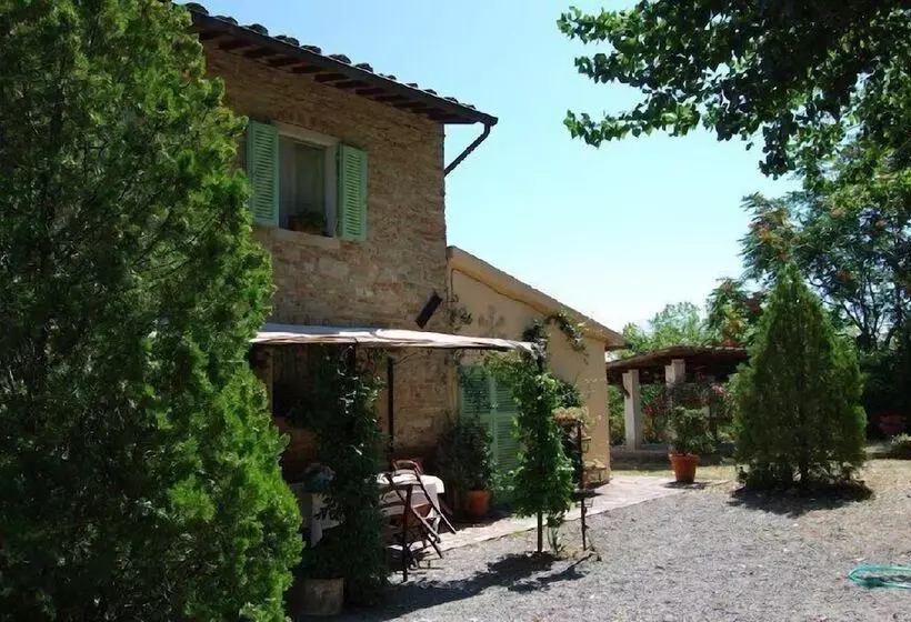 Maaseutuhotelli Tenuta Il Pino