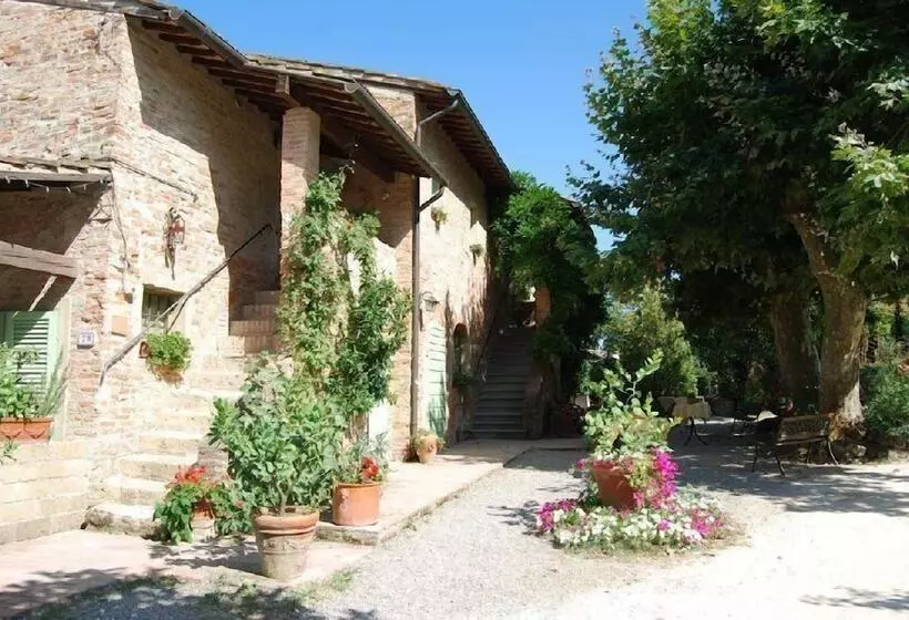 Maaseutuhotelli Tenuta Il Pino