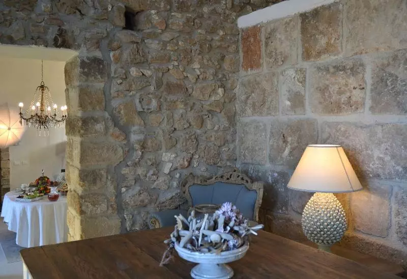 Scilla Maris Charming Suitesrestaurant