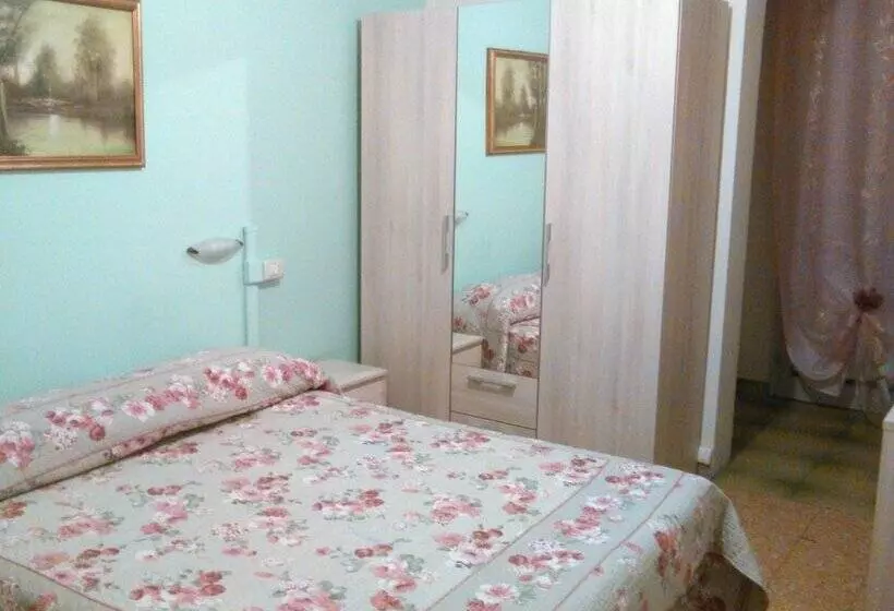 簡易ホテル Nuovo Hotel Moderno