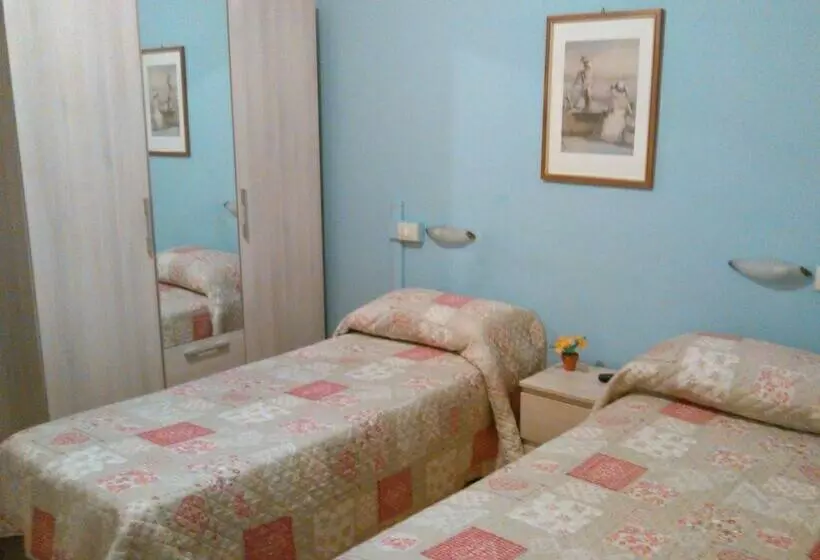 簡易ホテル Nuovo Hotel Moderno