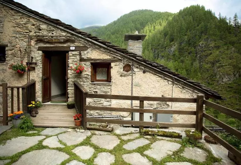 ホテル Locanda Degli Elfi E Ristorante Mascha Parpaja