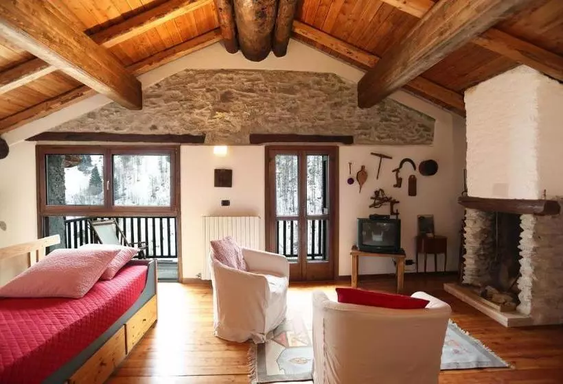 ホテル Locanda Degli Elfi E Ristorante Mascha Parpaja