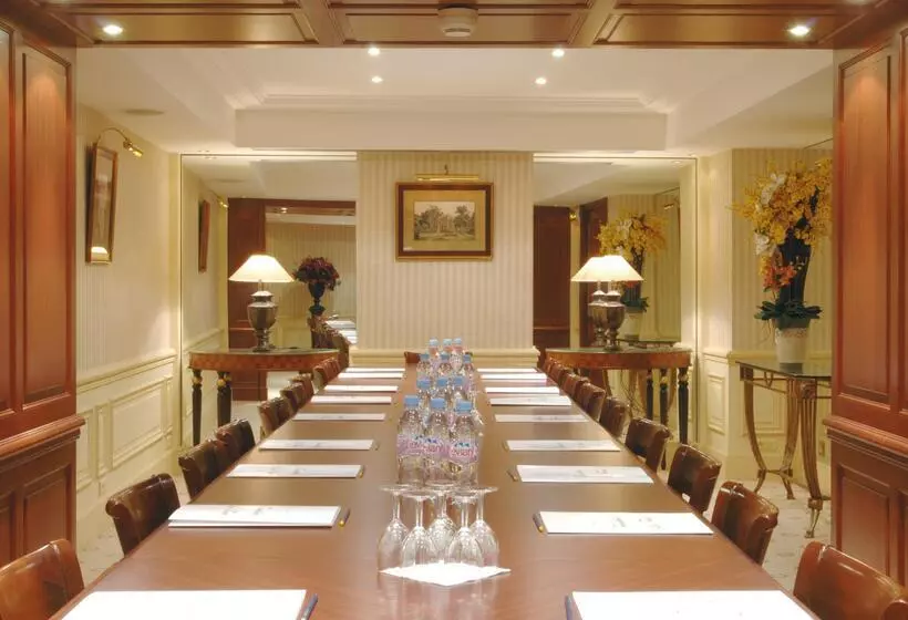 هتل Best Western Premier Trocadero La Tour