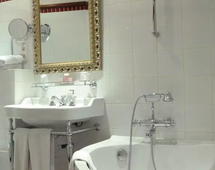 هتل Best Western Premier Trocadero La Tour