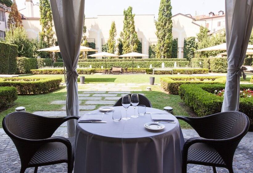 酒店 Grand Visconti Palace