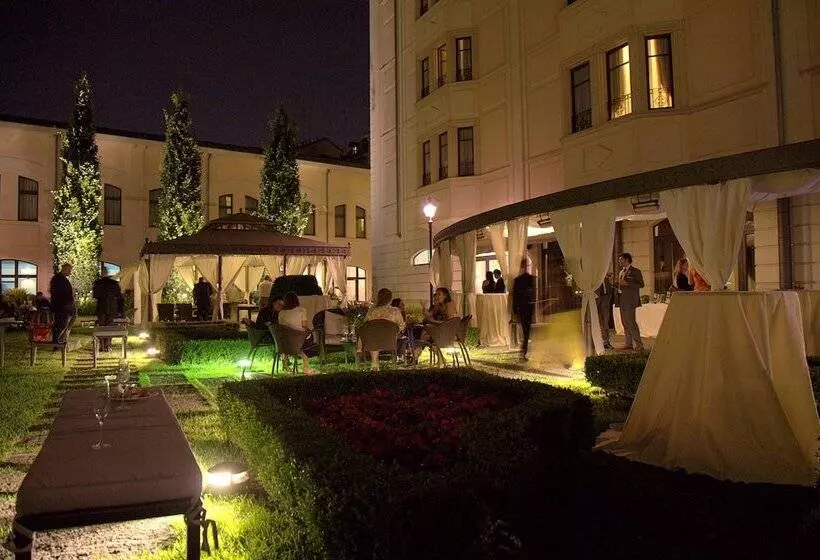 酒店 Grand Visconti Palace