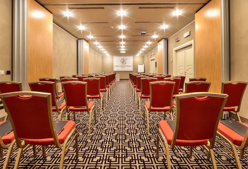 酒店 Grand Visconti Palace